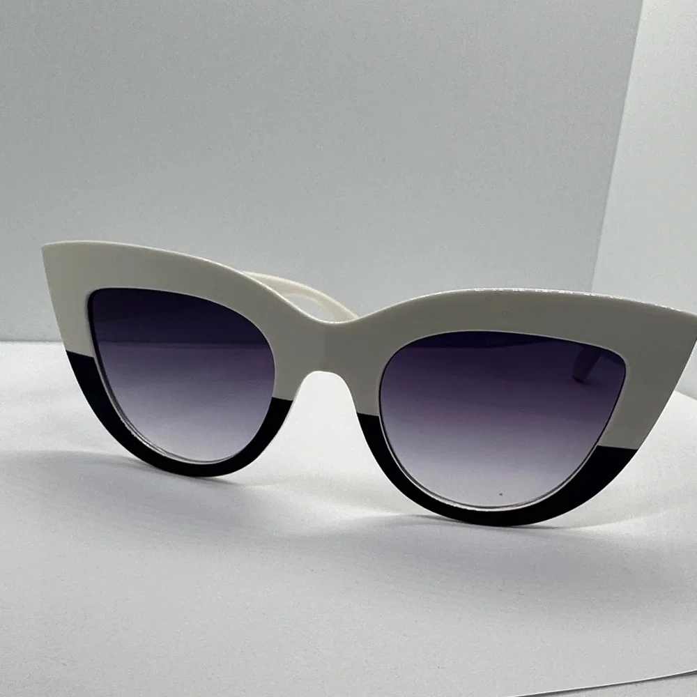 NWT Chic White & Black Cat Eye Sunglasses - UV Protection - Oversized Fashion